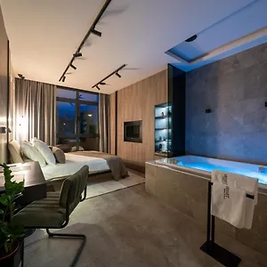 https://velvet-rooms-more.hotelinzadar.com